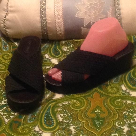 Soho Cobbler Black Woven Fabric Wedge Sandals 7M - Picture 1 of 4